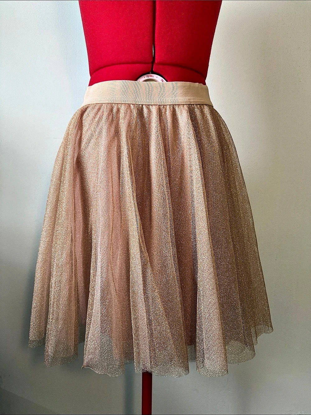 LC Lauren Conrad Tulle Skater Skirt in Pink & Gold Size Small EUC